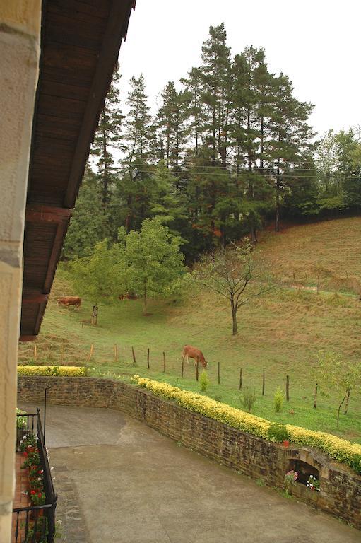 Agroturismo Ibarre Anzuola Exterior foto